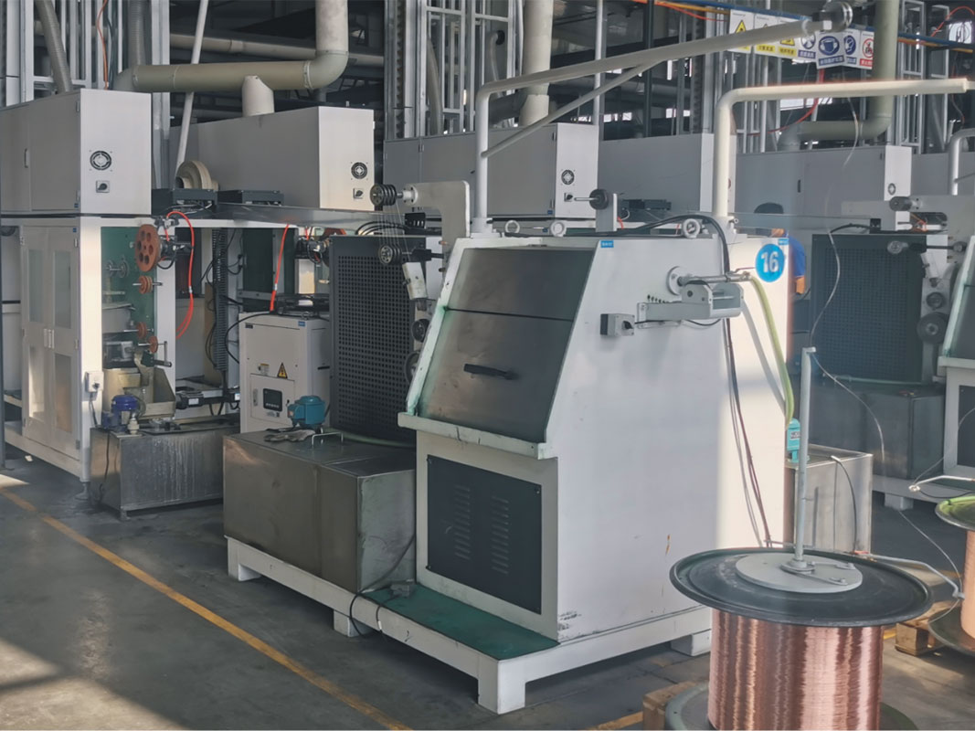 High speed dual head wire drawing and tin plating integrated machine