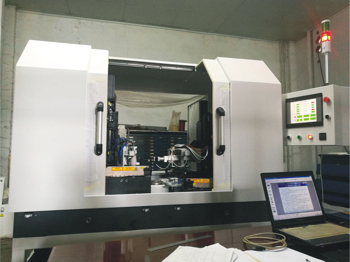 Automatic laminating machine