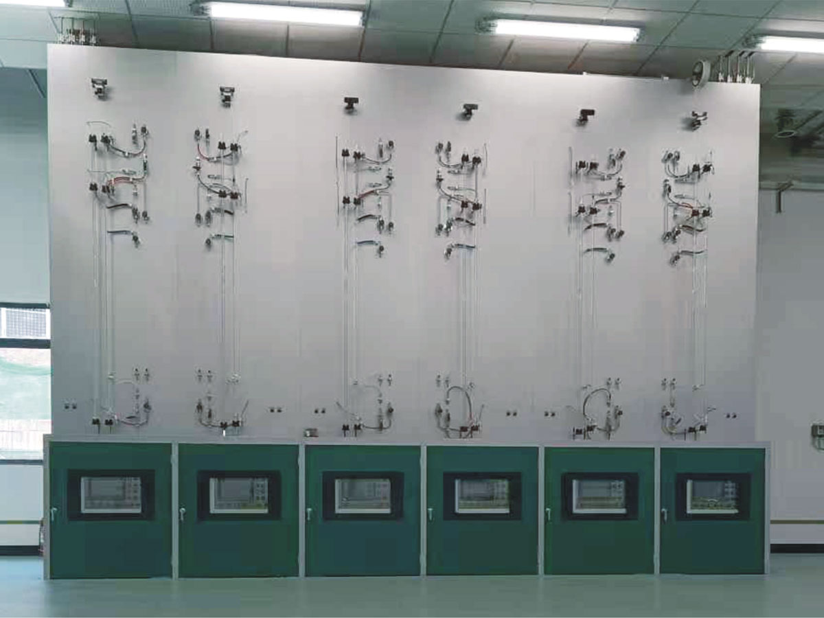 Vertical row CVD equipment - fiber conveying system