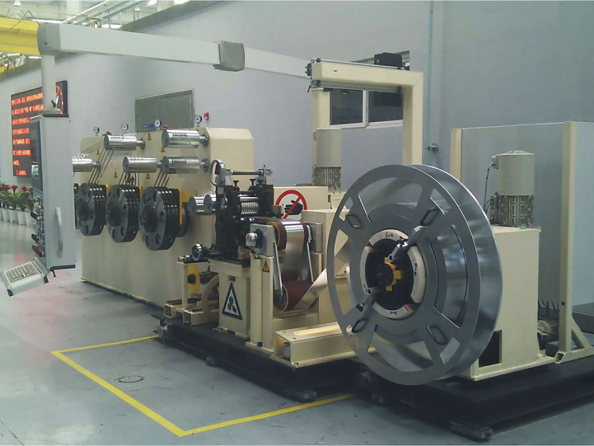 Precision multi axis longitudinal cutting machine